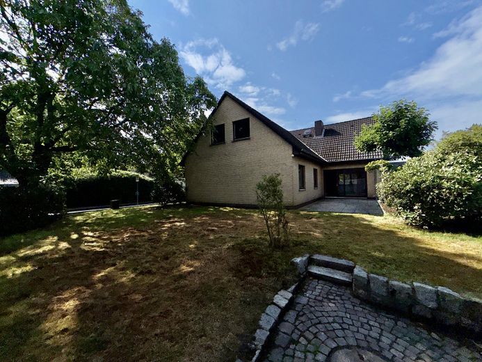 Seltene Gelegenheit in Delmenhorst: 150 m², großer Garten, viel Ausbaupotenzial – provisionsfrei – Grundstück / Garten 2