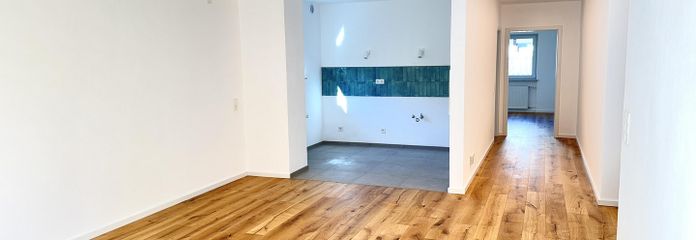 Moderno appartamento di 3 locali sul Lago di Costanza – con balcone e accesso al giardino – Wohn-/ Essbereich