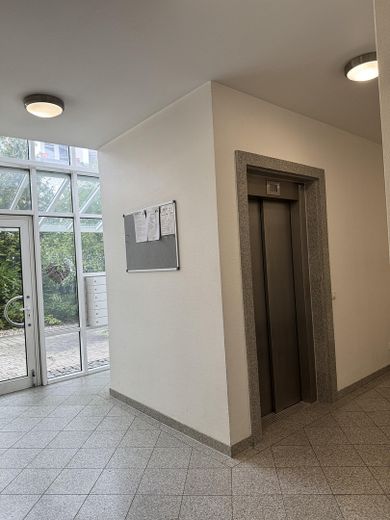 Maisonette-Wohnung Golf-Wohnpark Stolper Heide – Eingangsbereich, Aufzug