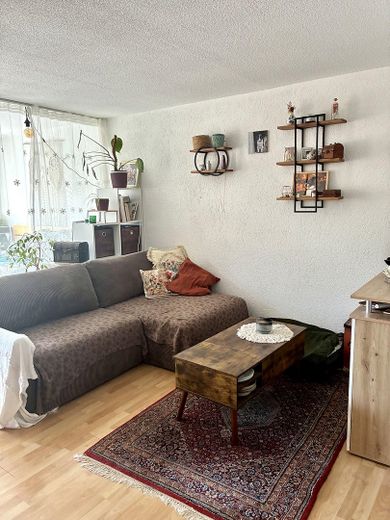 Bezugsfrei ab 01.10.: Helles 1-Zimmer-Apartment mit Balkon am Weinbergpark – provisionsfrei – Helle Wohnzone
