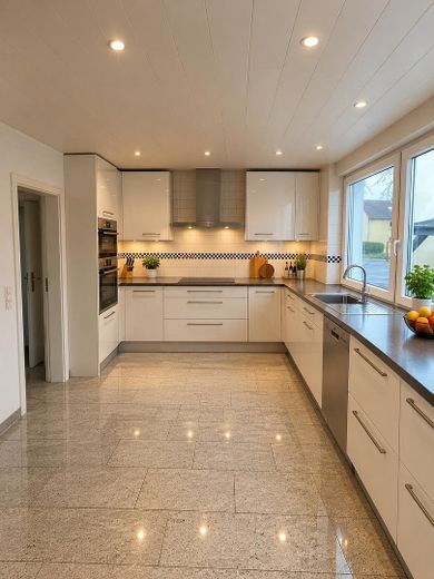 Exclusivo piso de 2 habitaciones para amantes del jardín – Foto 15