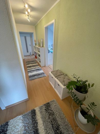 Helle 3-Zimmer-Dachwohnung in zentraler Lage von Rodenbach – Flur