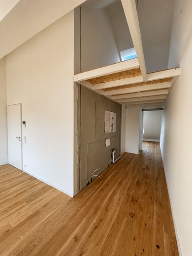 Erstbezug nach exklusivem Architekten-Umbau – DG Eingang /Küche (in Planung)