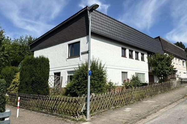 Reihenendhaus mit zusätzlicher Einliegerwohnung in familienfreundlicher Lage