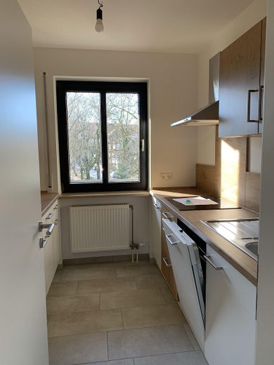 Piękne 3-pokojowe mieszkanie z kuchnią i łazienką oraz balkonem w Pfersee – Zdjęcie 24