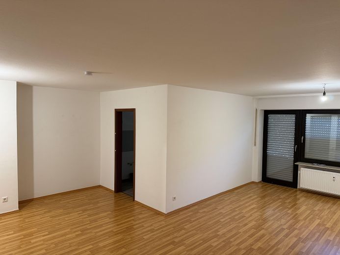 Ruhige Erdgeschosswohnung mit Terrasse & Garage - zentrumsnah – Wohnzimmer