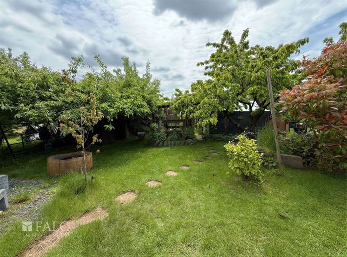 RESERVIERT***Settmarshausen - Ein- bis Zweifamilienhaus mit großem Garten und Doppelgarage*** – Garten