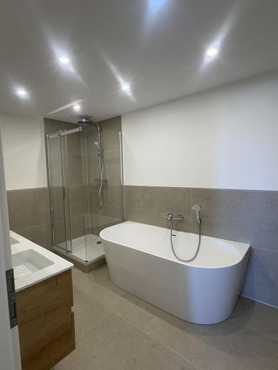Frisch sanierte 3-ZKB Maisonette mit 2 Balkonen, Tiefgarage, Kamin in ruhiger Lage - Provisionsfrei – Foto 4