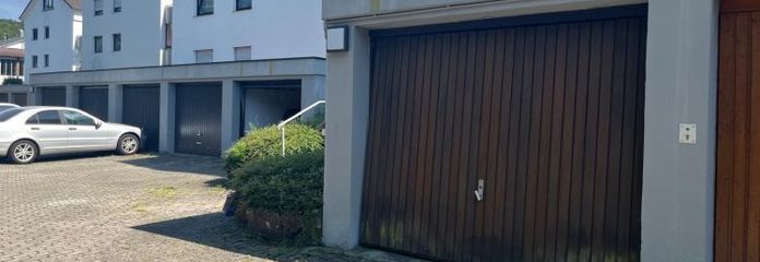 Aidlingen: appartamento di 2 locali in una posizione residenziale idilliaca con balcone e garage