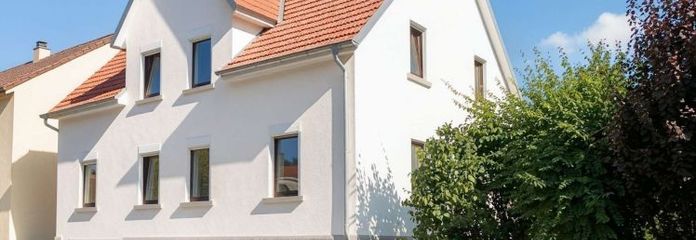 Einfamilienhaus mit idyllischem Garten und großer Garagenscheune