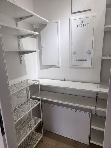 Großzügige 3 Zimmer Wohnung zentral Wiesbaden / 2 Bäder + Tiefgaragenstellplatz / Wilhelms IX – Speisekammer