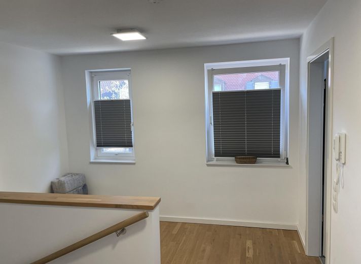 Schönes Zuhause mit viel Platz und schönem Ausblick in Innenstadtnähe von Kaiserslautern – Flur OG