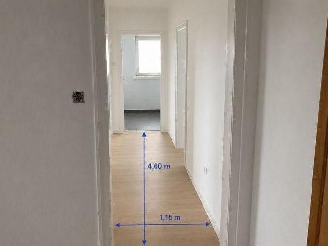 Renovated 3-room apartment with lots of daylight – Dielenbereich
