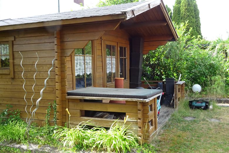 Besondere DHH - grosser Grund - 2 Garagen – Gartenhaus