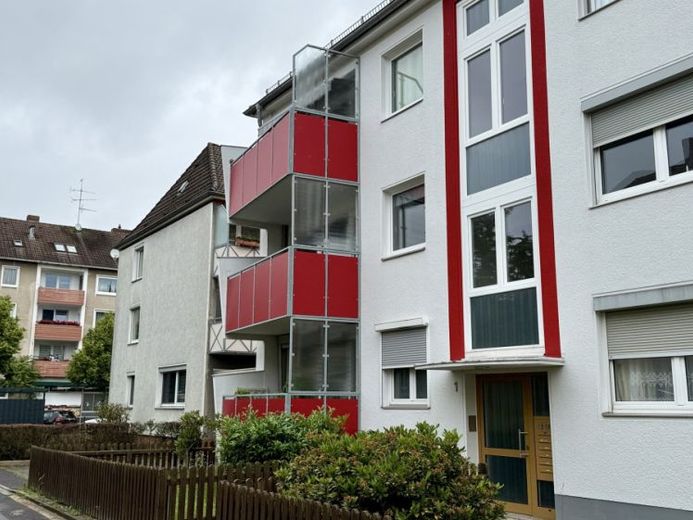 Grundlegend sanierte u. vermietete 3-Zi.-ETW im 1. OG mit Balkon direkt im Herzen von Letter – Foto 1