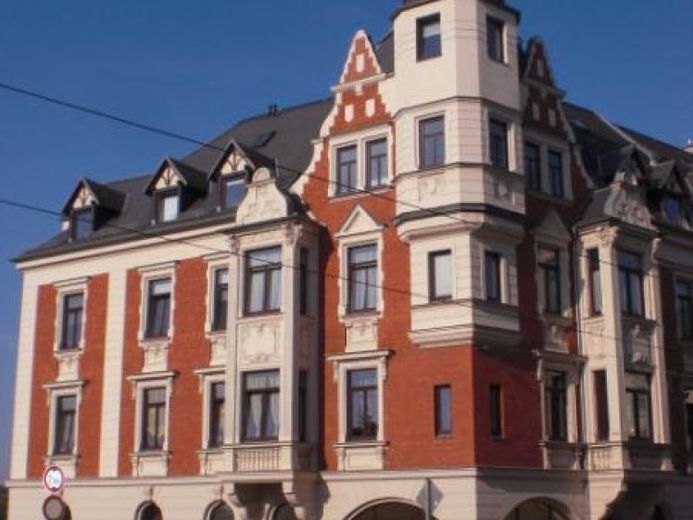 Liebknechtstraße 75...2 Zimmer Wohnung mit Balkon im 1. Dachgeschoss – Foto 1