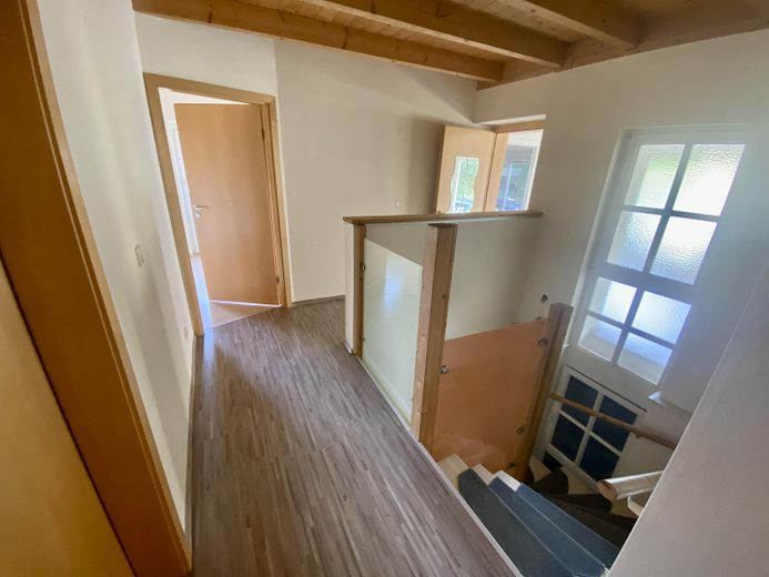 Einfamilienhaus offene Besichtigung am 27. September 14:00 bis 17:00 Uhr – Flur OG