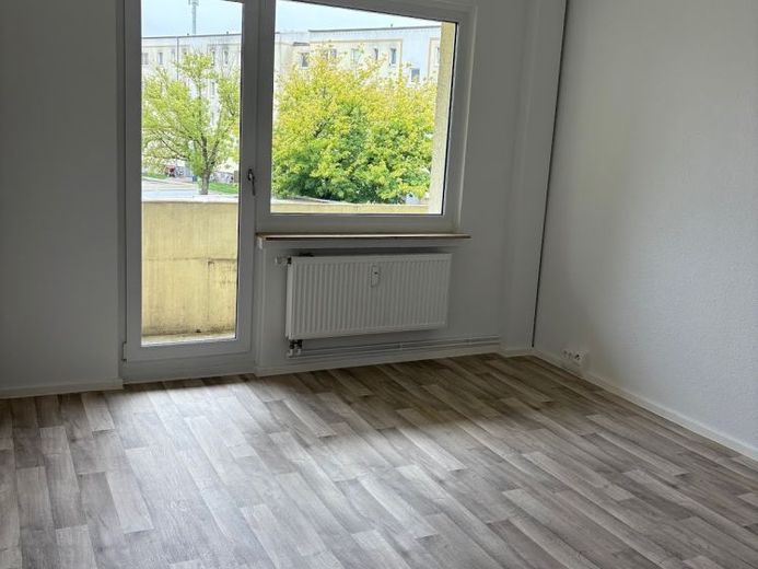 Renovierte 2- Zimmer Wohnung auf dem Kietz ** ab sofort ** – Foto 1