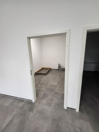 2 Einmalige Ladenlokale in stark frequentierter Lage mit ca. 280 m2 und 103 m2 Gewerbefläche – 2. Abtrennung 