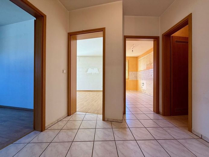 Fröndenberg-Ardey: Eigentumswohnung mit Balkon und Stellplatz zum Selberwohnen oder als Renditeobjekt! – Diele