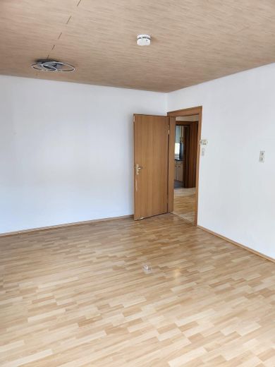 Schöne 4 Zimmer Wohnung mit Einbauküche und Balkon – Foto 9
