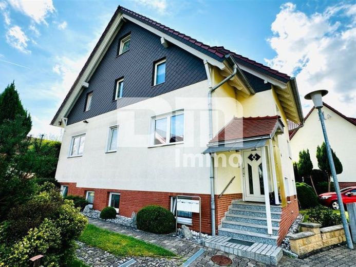 Schönes Mehrfamilienhaus geteilt nach WEG mit umfangreichen Nutzflächen und Traumgrundstück – फोटो 1