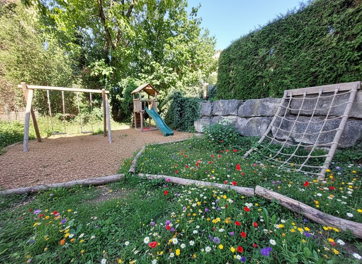1-2-Familienhaus – KI-östlicher Garten vom Haus