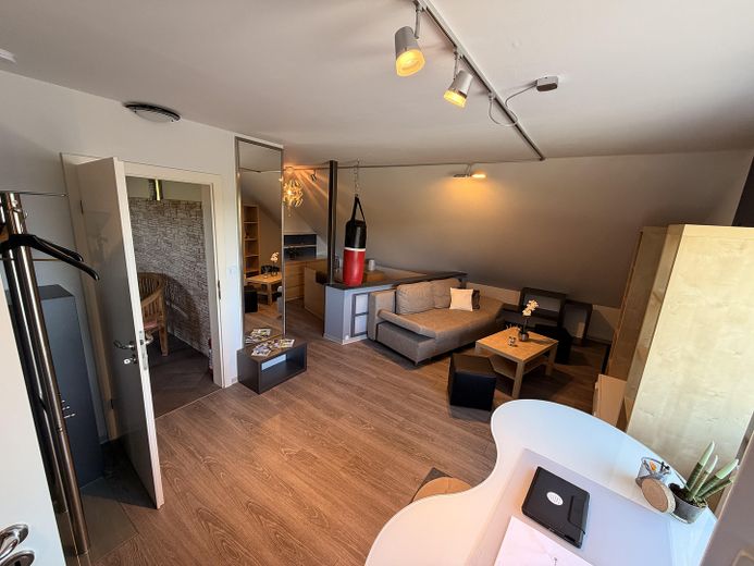 Attic apartment in a quiet peripheral location with a parking space in front of the house – optionally furnished – – Photo 8