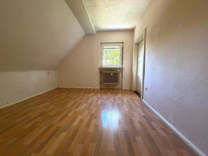 Großes 3-Familienhaus inkl. 3 Garage * in Bad Berneck – Zimmer