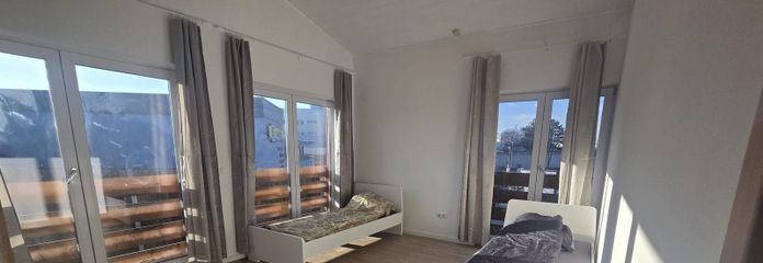 Vermietung einer renovierten, möblierten vier-Zimmer-Wohnung – ideal als Monteurunterkunft