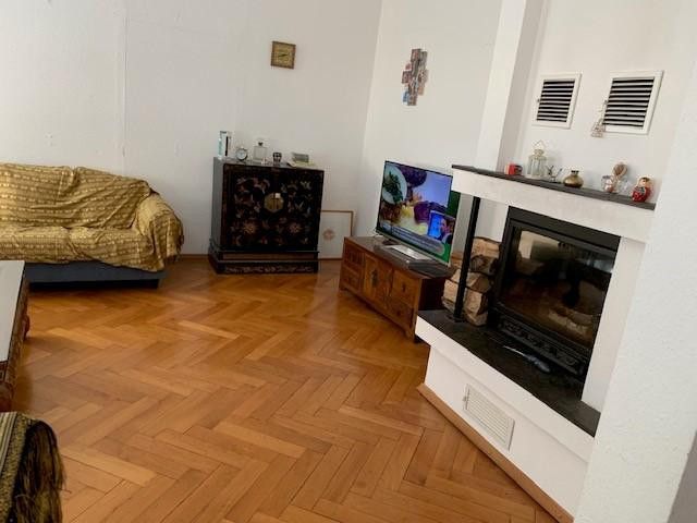 Sakin bir konumda şehir merkezinde daire – Wohnzimmer mit Heizkassette