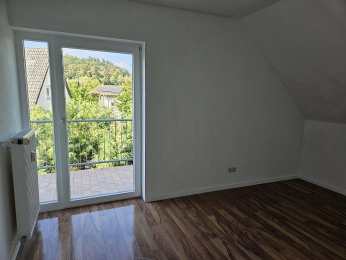 Schöne renovierte Wohnung – Schlafzimmer