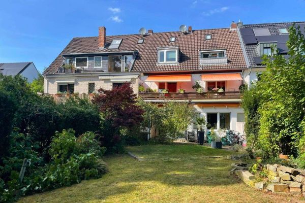 Edificio residencial plurifamiliar con tres unidades de vivienda en una ubicación codiciada