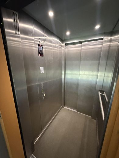 Provisionsfrei! Modernes Penthouse mit großer sonniger Dachterrasse – Fahrstuhl 