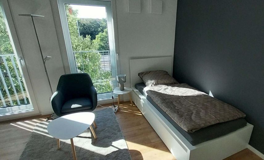 Helles, möbliertes Neubau-Apartment mit Top-Anbindung in Schöneberg – Wohn-/Schlafraum