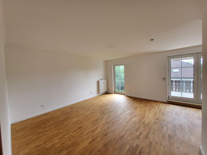 Helle 2-Zimmer Wohnung in guter Lage – Wohnhzimmer