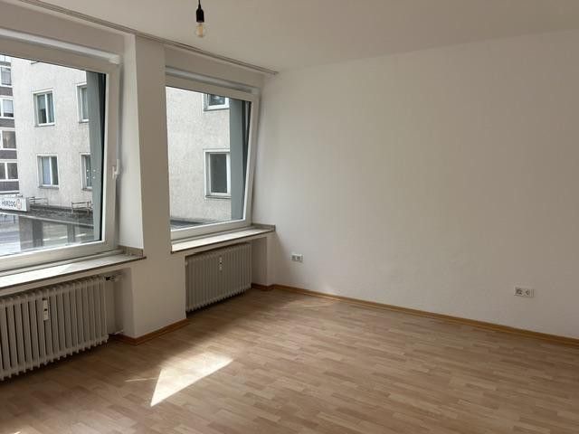 gepflegte 3-Zimmerwohnung im Herzen von Düsseldorf – Schlafzimmer unmöbliert