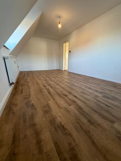 Reserviert! Vermietete Dachgeschosswohnung zur Kapitalanlage, Mietrendite 5,7 % – Foto 12