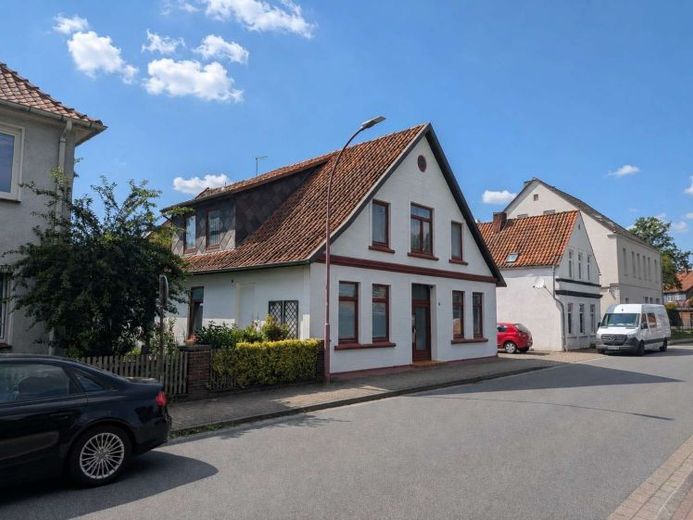 Handwerker-Chance: Sanierungsbedürftiges Haus mit Potenzial – फोटो 1