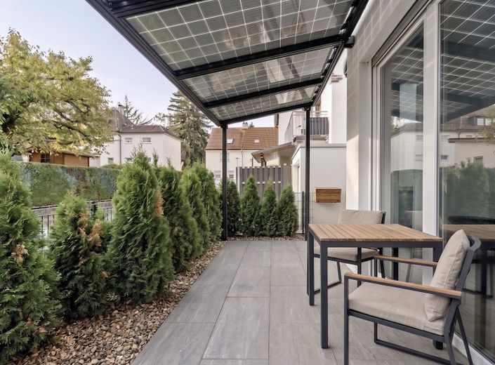 Gelegenheit: Pflegeleichte Terrasse 190 m² Raumwunder mit Sauna & Homeoffice Möglichkeit – Foto 2