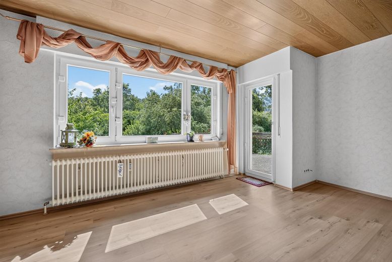 Provisionsfreies Einfamilienhaus mit Einliegerwohnung und Garage – Foto 10
