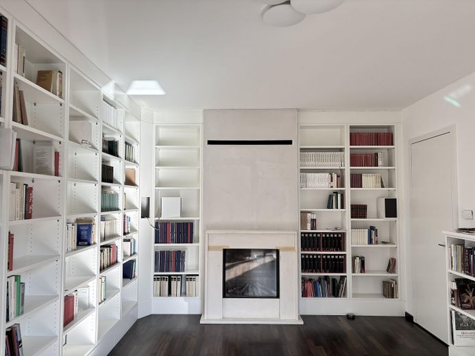 Francoforte - Palmengarten: Appartamento di classe A in posizione privilegiata: Westend - 334 m² + 2 posti auto – Library