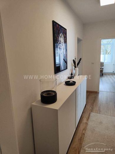 Schöne, moderne 4 Zi.-Wohnung, 1. OG, komplett und hochwertig ausgestattet. In ruhiger Lage Nähe Hbf und City. – 11d027e2eef6ea3a38f59f21dcc6c7c8ed0559d5.jpg