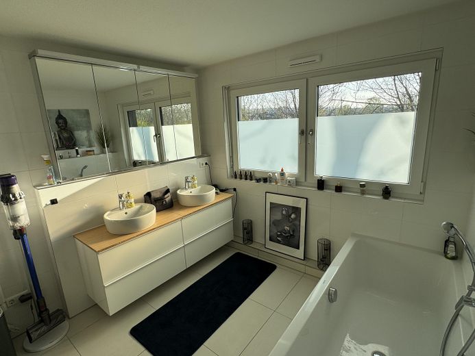 Modernes Reihenmittelhaus (Bj. 2020) mit Garten, Dachterrasse & TG – Foto 13