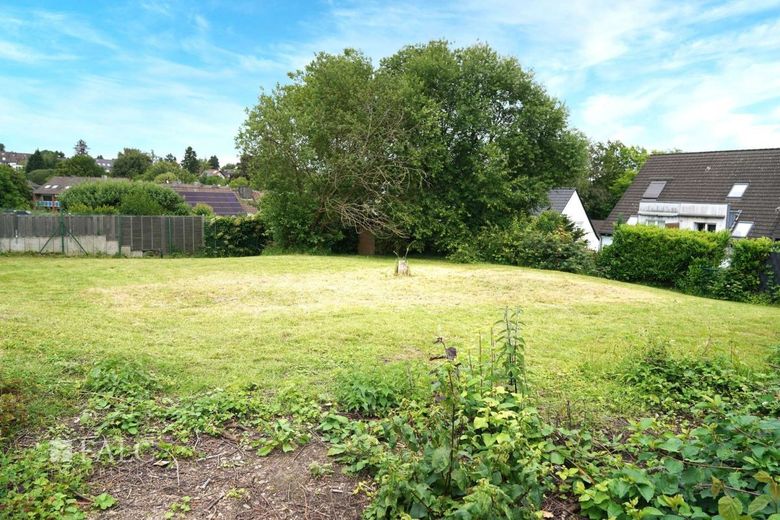Wow! Einzigartige Lage für Traumhaus - 246m² Wohnluxus mitten im Zentrum Mettmanns! – Grundstück von vorne rechts