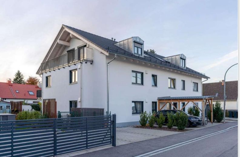 Mieszkanie 2-pokojowe na poddaszu, bardzo ciche i w centrum Fürstenfeldbruck – Außenansicht
