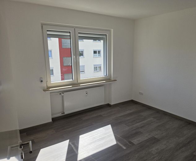 2 Zi.-Wohnung • Hell, modern & komfortabel • Ankommen und wohlfühlen – Blick aus dem Schlafzimmer