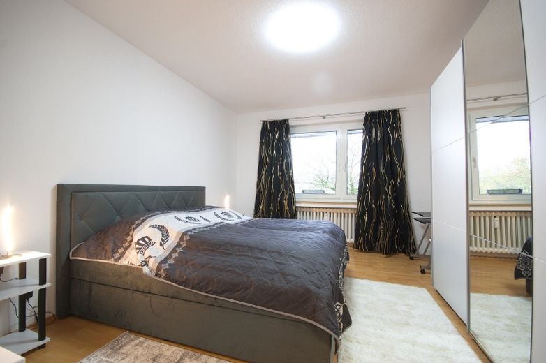 Helle Wohnung mit Balkon nahe der A52 mit Parkplatz und Waschmaschine. Ideal für Pendler. – 83039e93a345a1cd465414c8874cdd8995ece52b.jpg