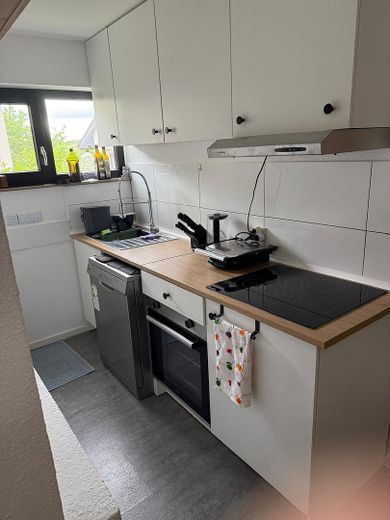 3 Zimmer Wohnung mit Terrasse. – Küche Aktuell mit belegung.