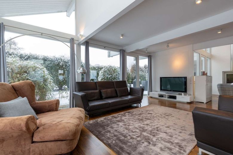 Hochwertige Design-Villa am Ortsrand – Wohnbereich